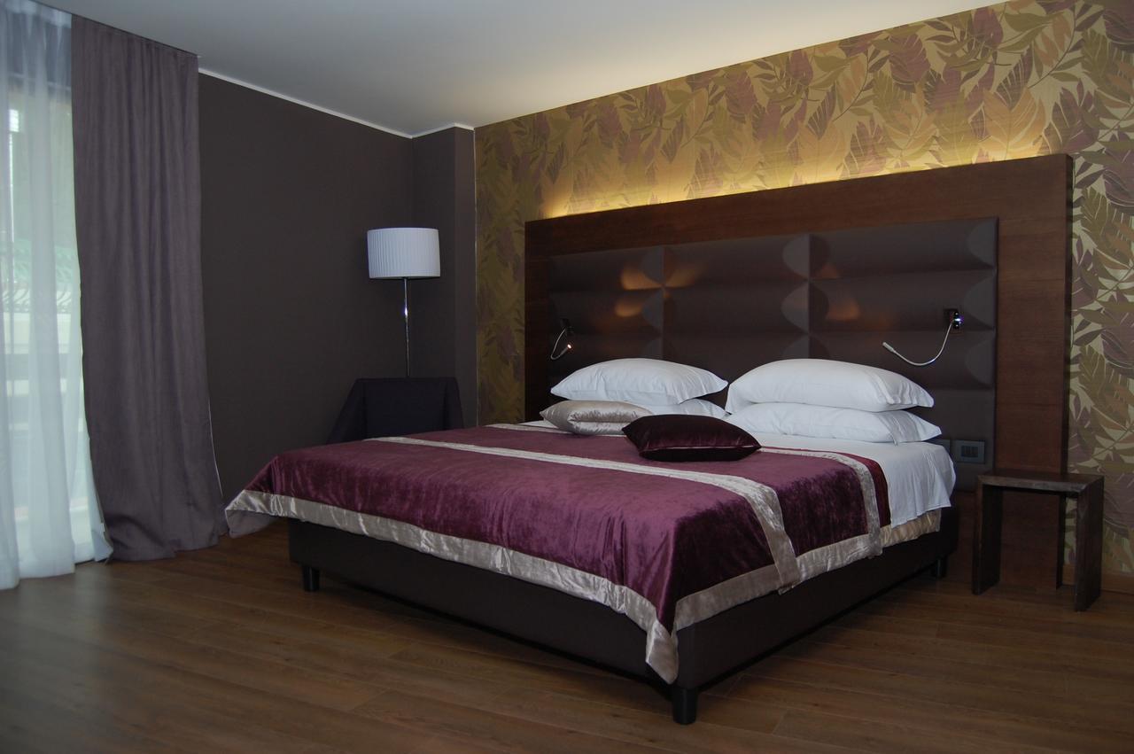 National Park Hotel & Spa Cotronei Екстериор снимка